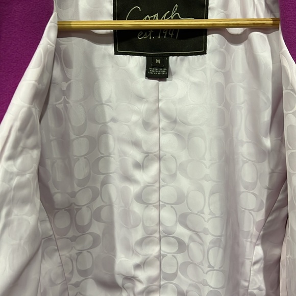 I inherited nearly 1k clothing items that are like new or never been worn. - Picture 4 of 4